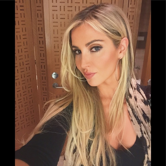 Meet your Posher, Lee - Picture 1 of 1